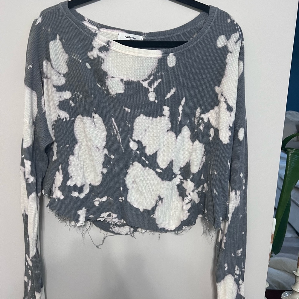 Hashtag long sleeve Gray and White Tie-Dye Crop Top, Size S